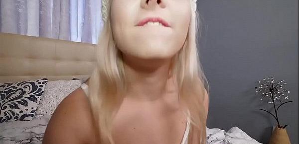  Stepbrother caught his stepsister sending pussy pics